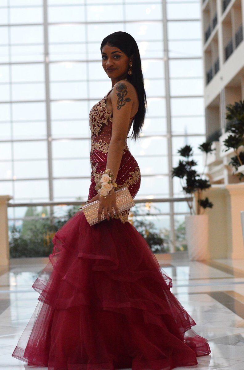 _dejaweja_'s tweet photo. #Oxonprom2k18 🖤💛 p.2 https://t.co/nDU8IW6JdU