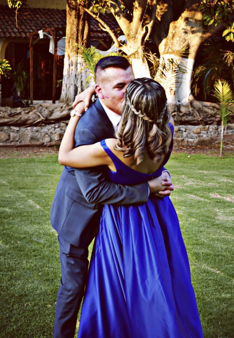 JazhelSolis's tweet image. Como extraño al más guapo☹️☹️ #teamotanto #amdv❤️❤️ @Gustavo_AMG