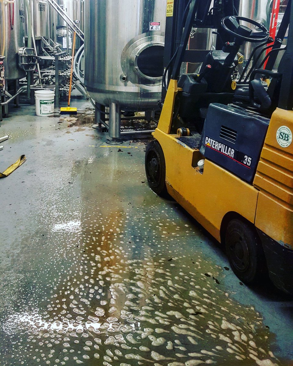 Sketchbookbrew's tweet image. Oops

#BreweryExpansion #MovingProblems #SmellsGoodThough #SoSad