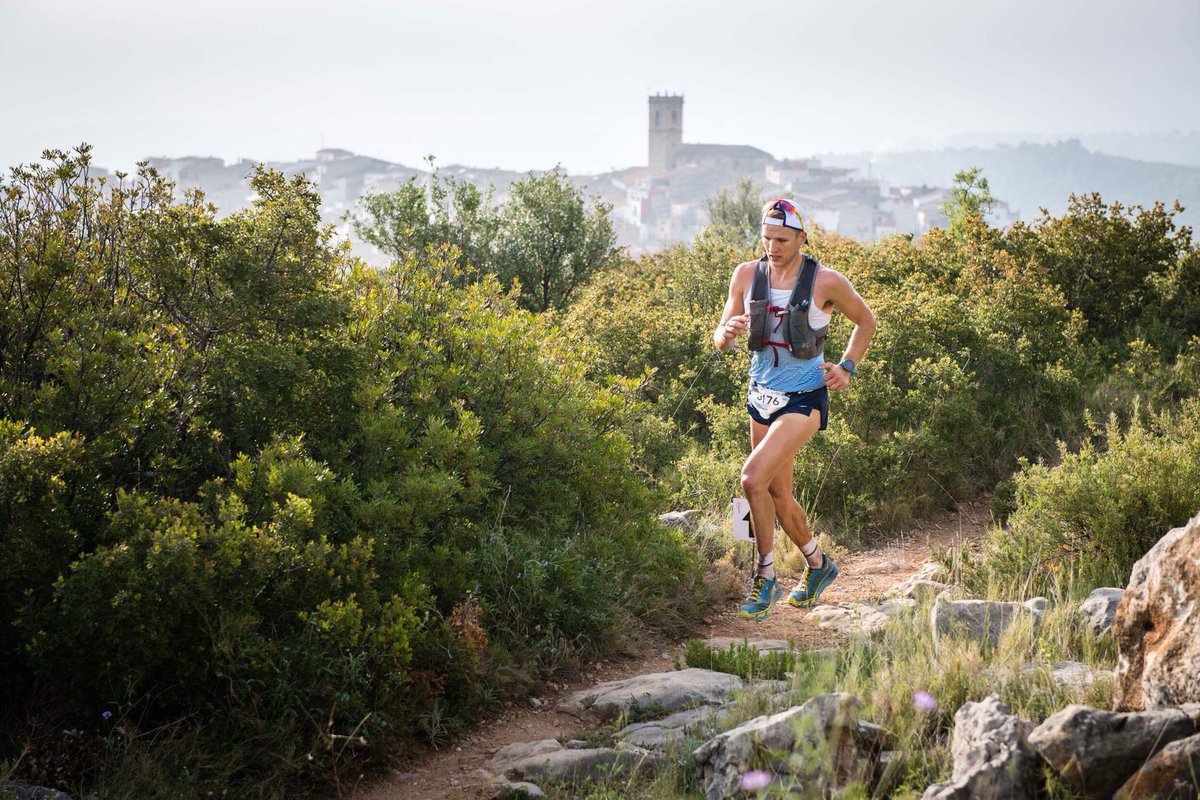 TomEvansUltra's tweet photo. What a weekend, amazing trails with some incredible athletes! Check out my race review, link in Bio. I talk about my race plan, execution and what’s next! 📸 @PeigneeVertical 
•
•
•
#lifewithoutlimits #represent #trails #trailrunner #worldchamps #ultrarunner #teamgb https://t.co/vIqHfsW9LW