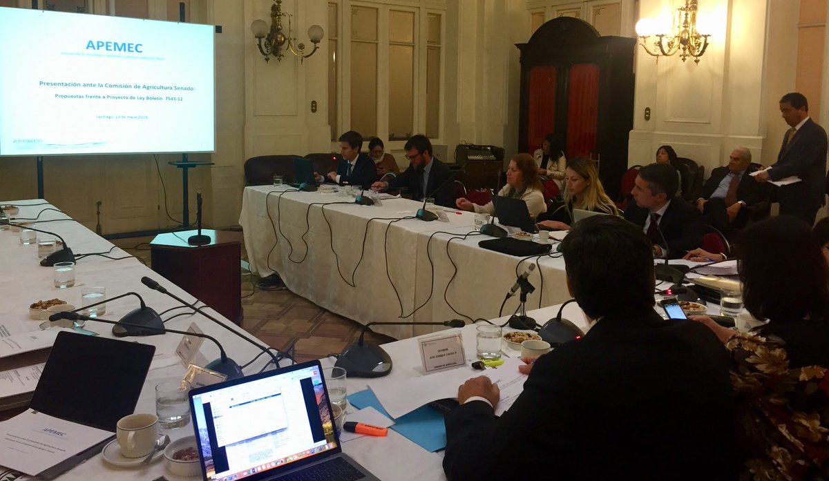 APEMEC's tweet photo. Nuestro gremio exponiendo en comision de agricultura del Senado, Apemec por una buena reforma al codigo de aguas https://t.co/L1Yy0Xc4sK