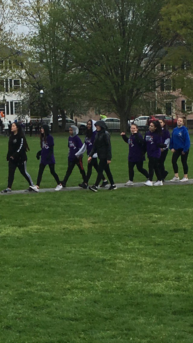 CityConnects's tweet photo. Congrats to the group of students from @cmshappenings - led by City Connects coordinator, Brad Maloon - who participated in the 5k #WalkforHAWC and raised funds to help bring an end to abuse. Truly inspiring partnership @HAWCNorthShore https://t.co/6lXTXCpsnc
