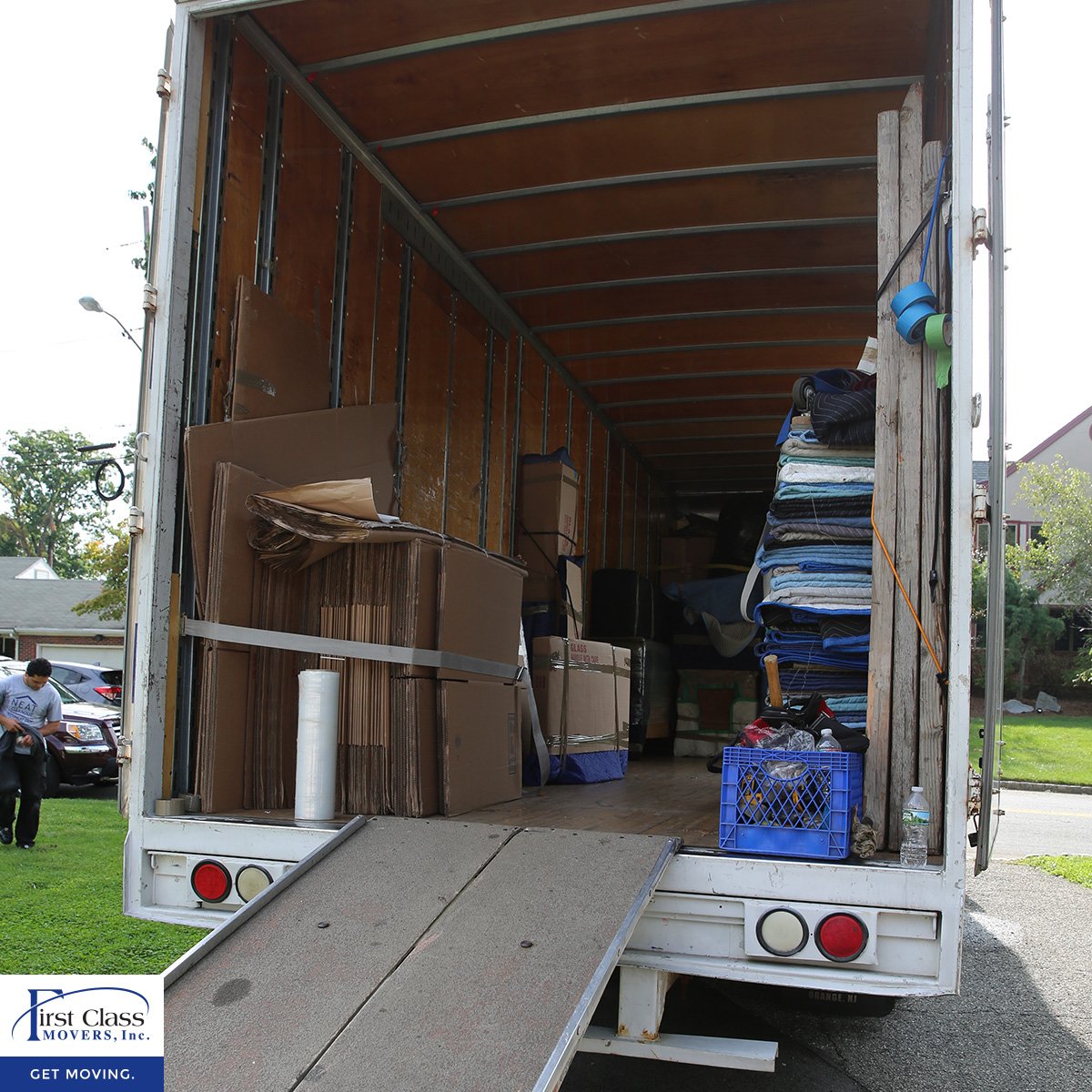 My1stClassMover's tweet image. Our drivers will ensure that your belongings make it to your new home safe and sound!

#FirstClassMovers #Moving #Movers #MovingCompany #Drivers #Safe #Sound
