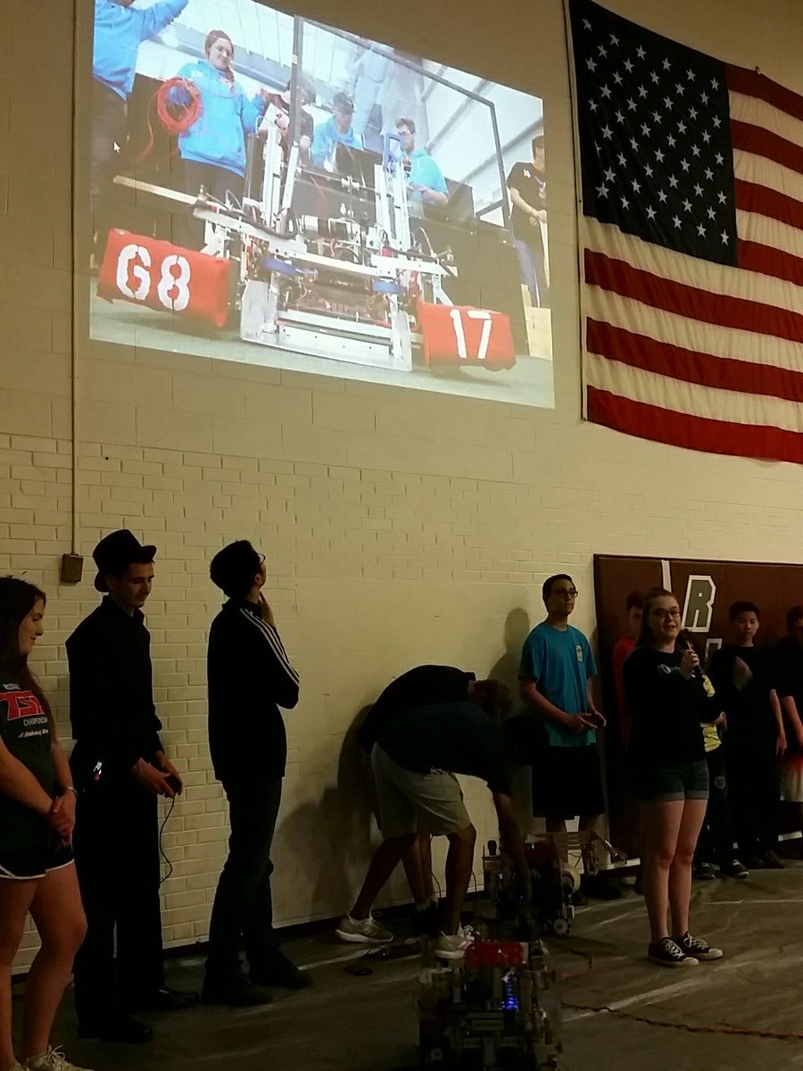 FRC6817's tweet photo. Demo at the Jr High recruiting for next year! https://t.co/4rQ3KnYBLa