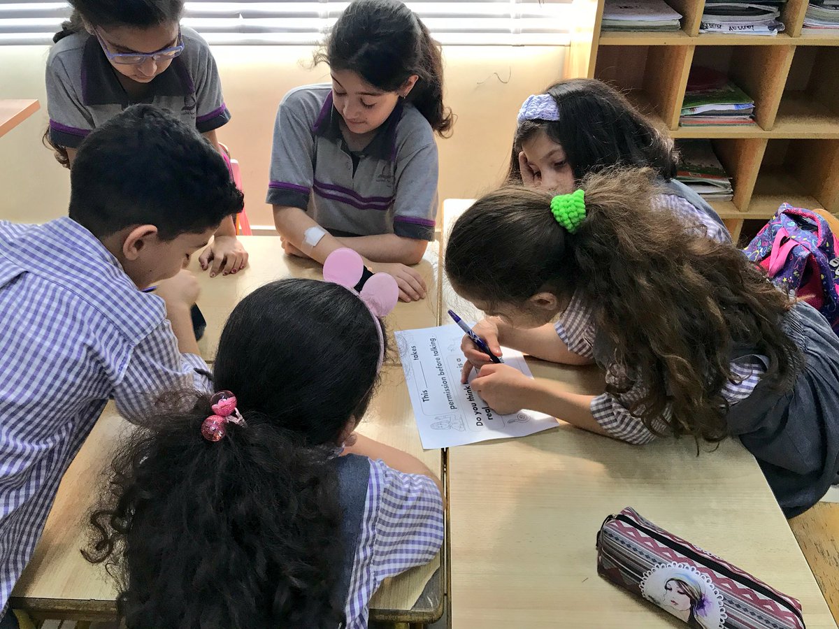 KobrosliFarah's tweet photo. Remember, teamwork starts by building trust; and the only way to do that is by overcoming our need for invulnerability. #ShortAndLongVowelU #GroupWorkActivity #GradeTwoLearners @DawhaHighSchool https://t.co/r5rSD4bsBS