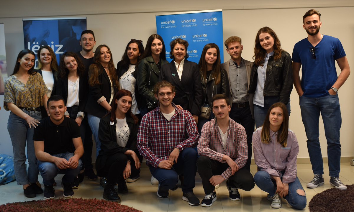AfshanKhan_'s tweet photo. Upbeat meeting today with inspirational young people at @KosInnovations, finding creative ways to bring about positive social change in Kosovo (UNSC 1244). #youthempowerment #girlsintech #agentsofsocialchange #volunteerism https://t.co/c1JgnW27QK