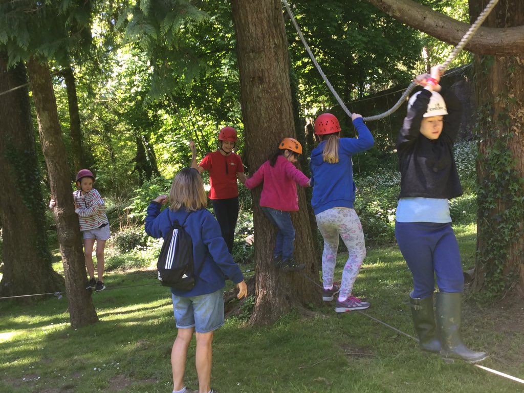 CarrdusYear6's tweet photo. Fantastic first day at Kilvrough #outdoorlearning #teambuilding #carrdus https://t.co/Hslt4SttXZ