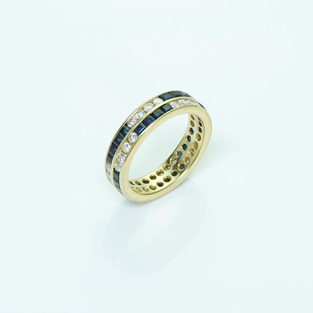 Jewelry_dsf's tweet photo. Eternity Sapphire Diamond Gold Ring #eternityband #eternity #eternityring @dsfantiquejewelry #sapphire #goldeternityband #dsfantiquejewelry #loverings #instarings #diamondeternity https://t.co/zZzELSa84c https://t.co/YJlfHulf6B