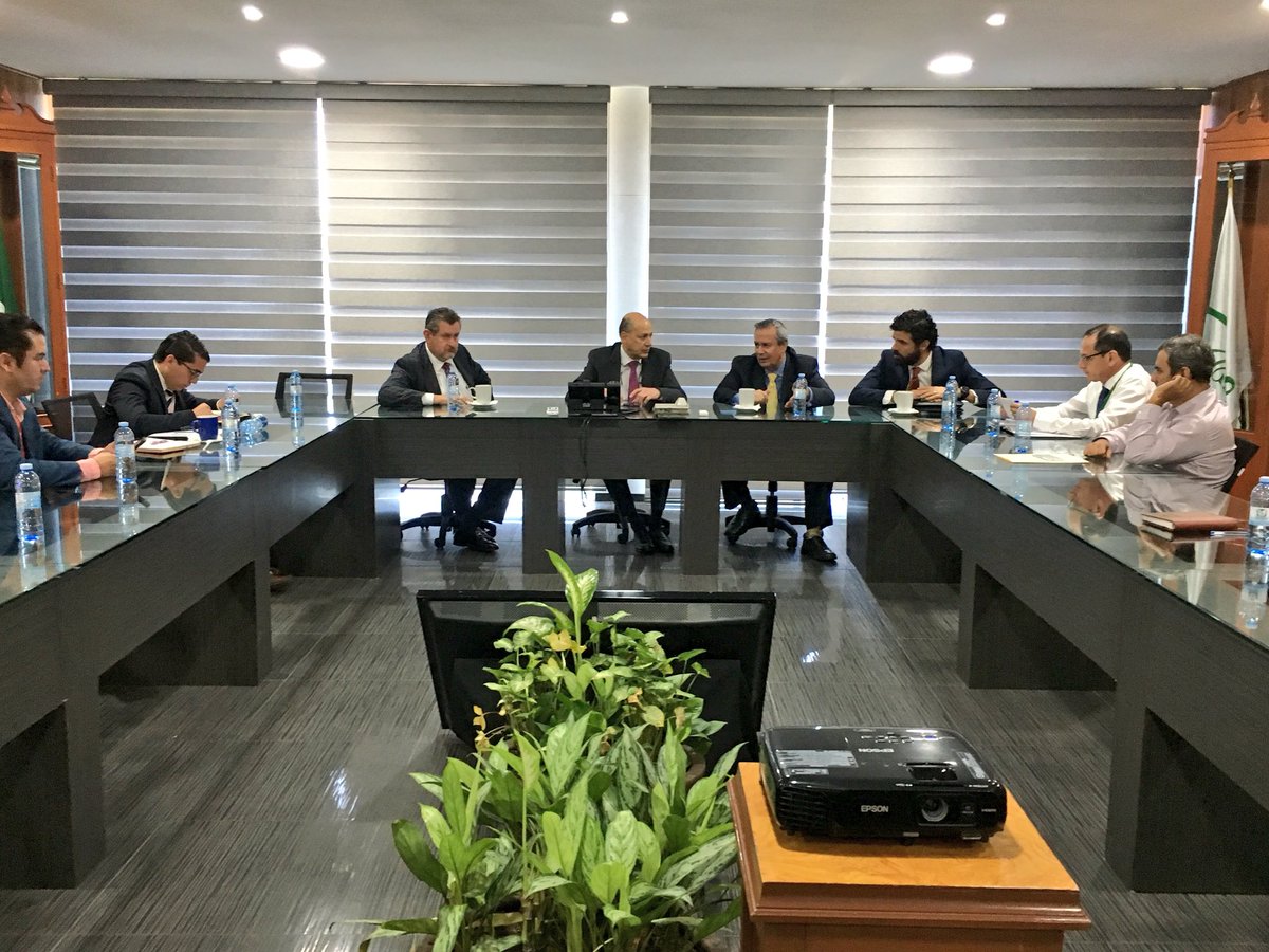 Nos reunimos <a href="/imssjalcontigo/">IMSS Jalisco</a>, Delegación <a href="/STPS_mx/">STPS México</a> Jalisco y <a href="/STPSJALISCO/">STPS JALISCO</a> para afinar detalles para la aplicación del Protocolo para la Formalización del Empleo.