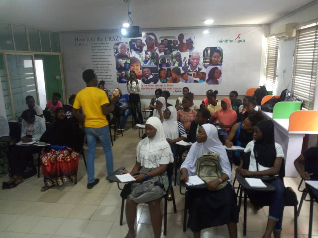FirstwealthTech's tweet photo. @TechgenAfrica enlighten us on importance of #stem education in #Africa at @FirstwealthTech Gurlsncode event.
#gurlsncode #firstwealthtech #fwtech #WomenInTech #stemgirls  #tech #codegirls https://t.co/vAuzH75Ab6
