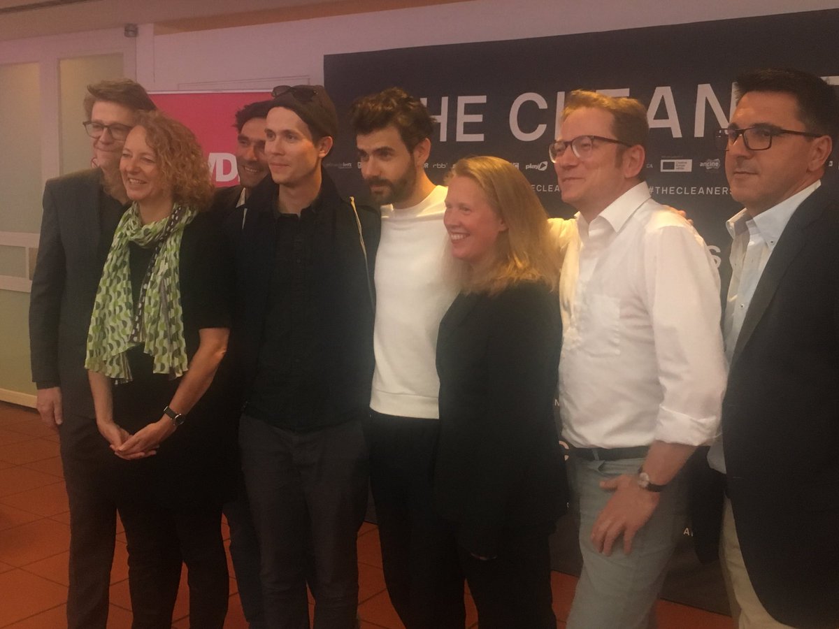 katharinablum7's tweet photo. .@filmedienrw  #Thecleaners Premiere im Filmforum. Gleich gehts los.... https://t.co/efVv4kGU82