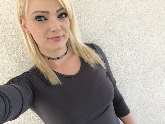 I hope everyone in the entire world has a fantastic day today. https://t.co/iDobzBswbM<a href="/tag/whitegirl"class="tags"><span>#whitegirl</span></a><a href="/tag/zoeypaige"class="tags"><span>#zoeypaige</span></a>