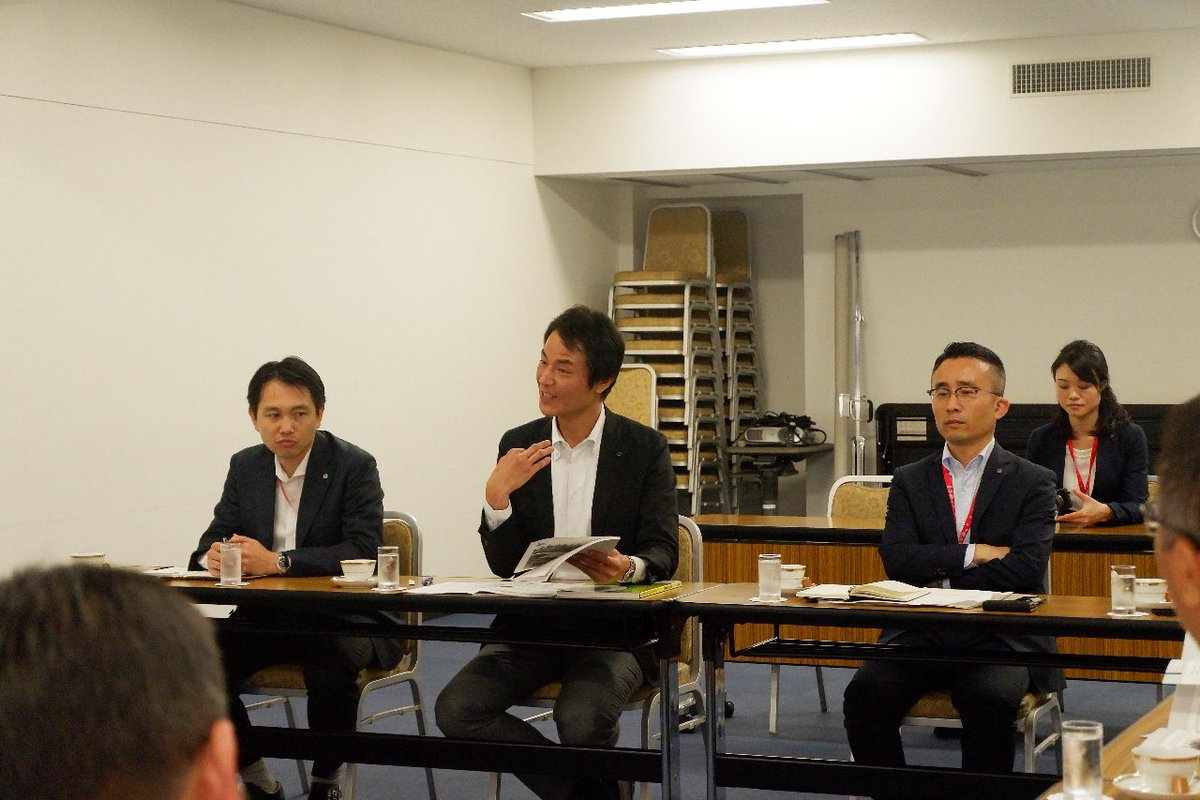 Diskusi Dewan Pengupahan Nasional dengan Japan Chamber of Commerce and Industry (JCCI). <a href="/KemnakerRI/">Kementerian Ketenagakerjaan RI</a> <a href="/DIT_UPAH/">DIREKTORAT PENGUPAHAN</a> <a href="/Ditsyaker/">Persyaratan Kerja</a>