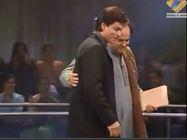 SRKBDCFC's tweet photo. #SRKThrowback: Shah Rukh Khan ( @iamsrk ) in Jeena Issika Naam Hai Tv Show. https://t.co/iCXNnKuacv