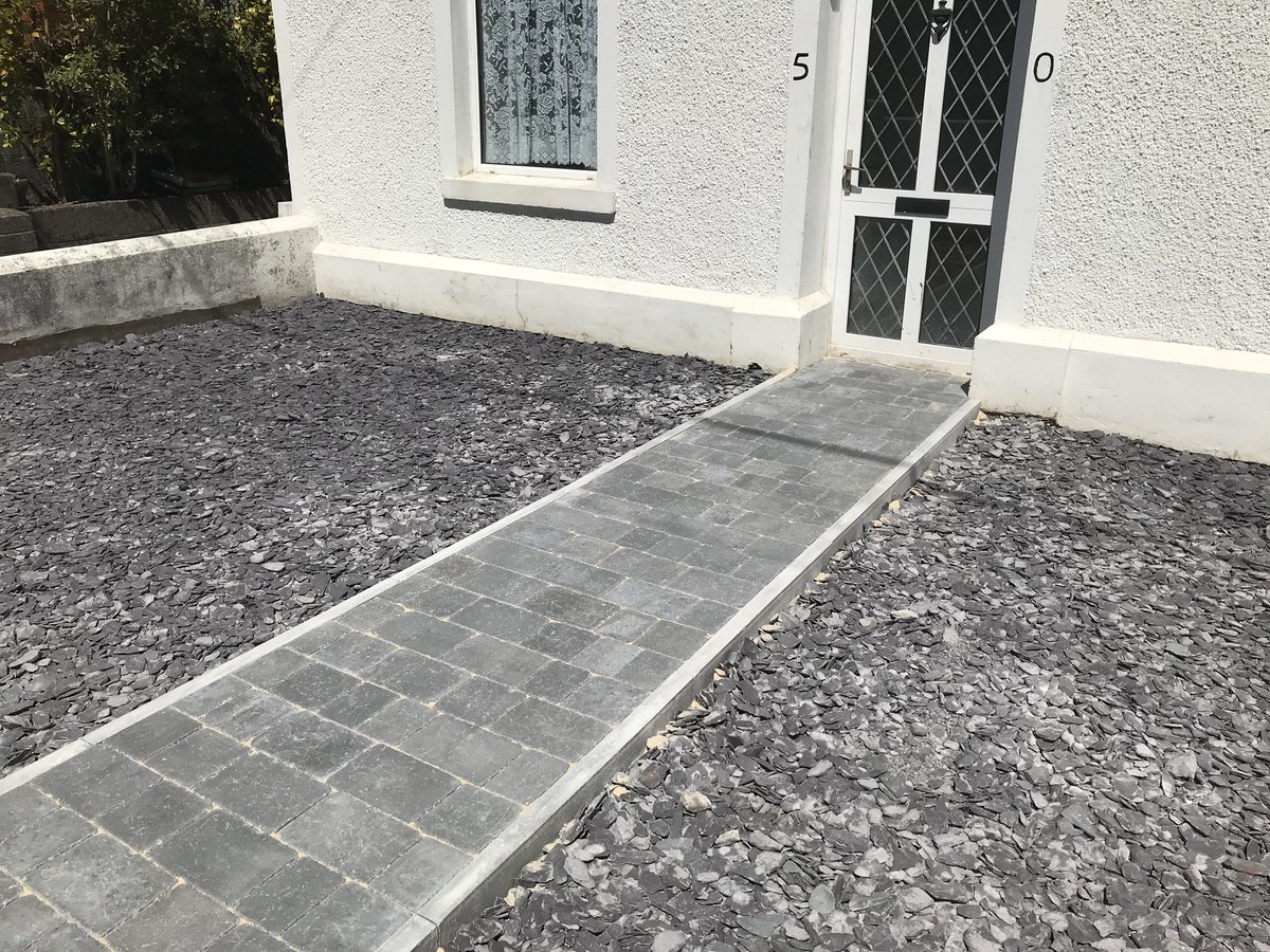 thecrane300's tweet photo. Block paving path in looking good https://t.co/FozTwQi4hb
