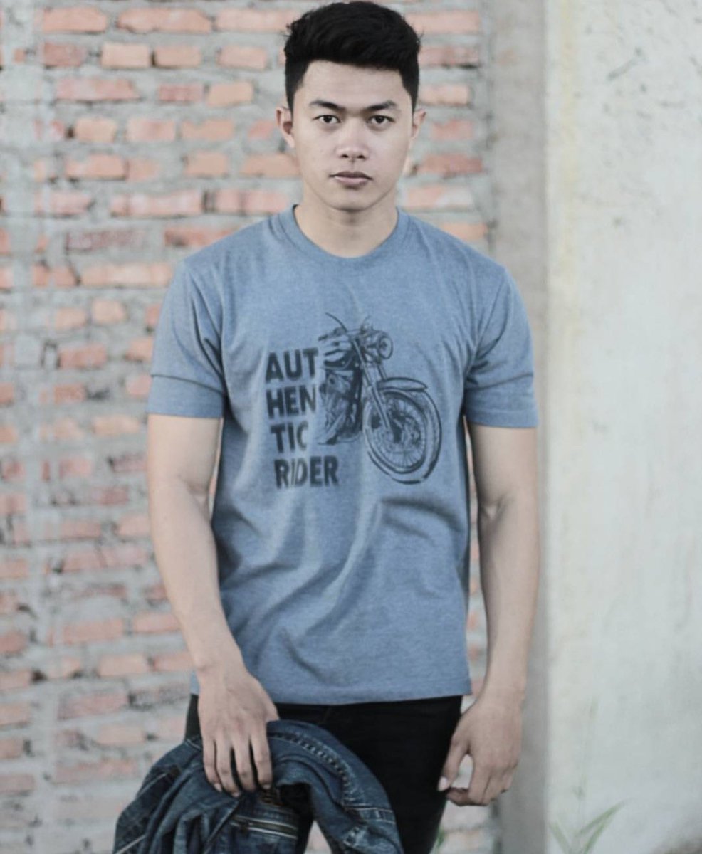 ArisAnanda95's tweet photo. Ada yang kenal?
Katanya Money Boy asal Medan ya?
#homoMedan #gaymedan #homo #escort #medan https://t.co/PIBJCZsfva