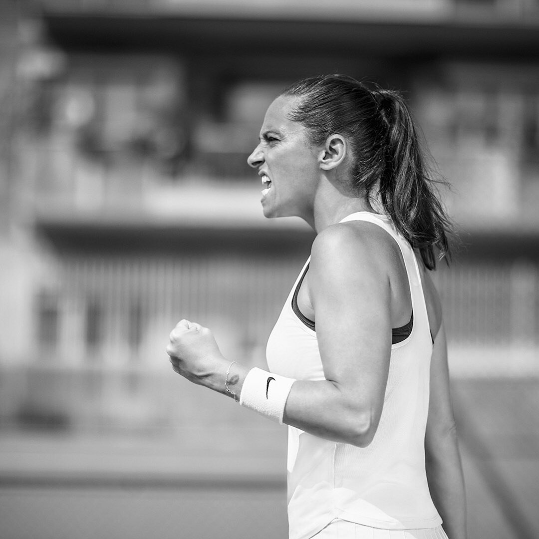 roberta_vinci's tweet photo. Finisce oggi la mia carriera con un desiderio: quello che le tenniste di domani alzino la loro voce più forte di ogni sacrificio, fatica, infortunio o insuccesso. Non esistono vittorie irraggiungibili o sconfitte inammissibili. Raise your Voice, raise your game. #justdoit https://t.co/ERirlnvcyb