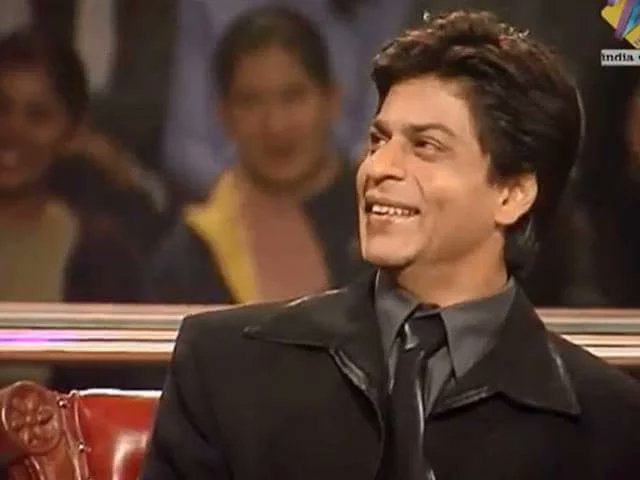 SRKBDCFC's tweet photo. #SRKThrowback: Shah Rukh Khan ( @iamsrk ) in Jeena Issika Naam Hai Tv Show. https://t.co/iCXNnKuacv