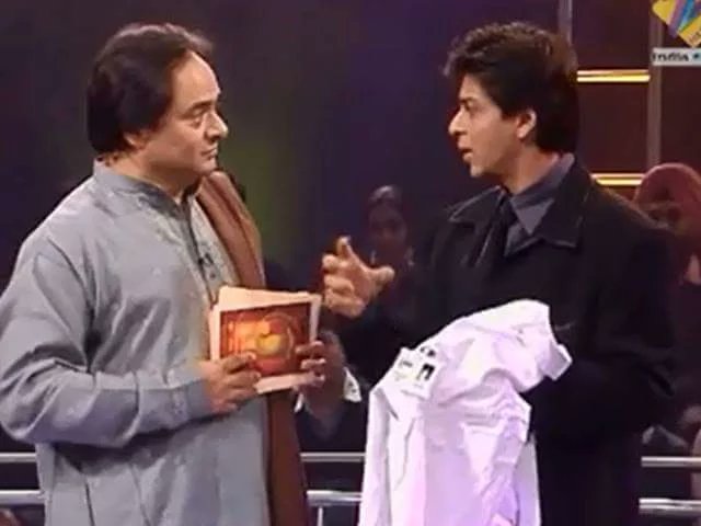 SRKBDCFC's tweet photo. #SRKThrowback: Shah Rukh Khan ( @iamsrk ) in Jeena Issika Naam Hai Tv Show. https://t.co/iCXNnKuacv