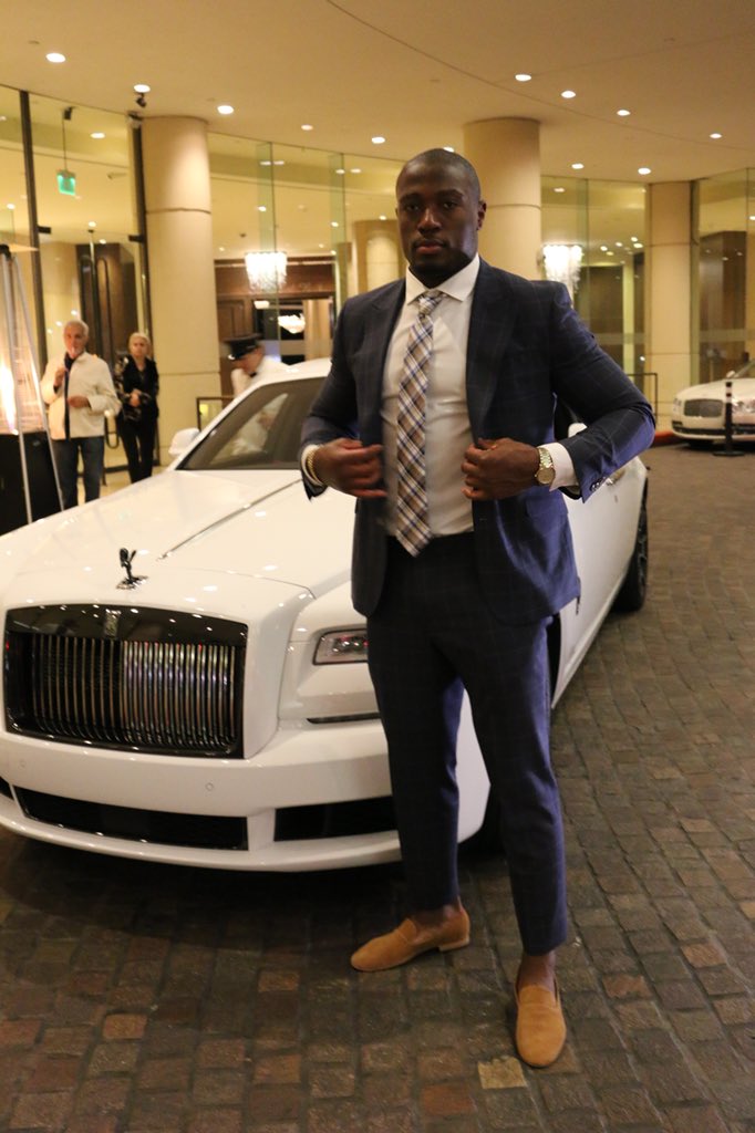 RandallTelfer's tweet image. Thank you to @rollsroycecars for providing a gorgeous Rolls Royce Ghost Black Badge for the @JDRF Imagine Gala. #TypeNone