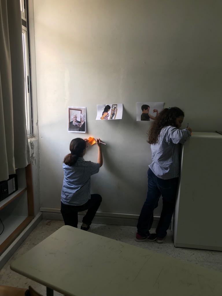 RHHS_Elementary's tweet image. Grade 5 learners observing various pictures and reflecting on them using #see_think_wonder strategy #self_image #who_we_are #provocation
