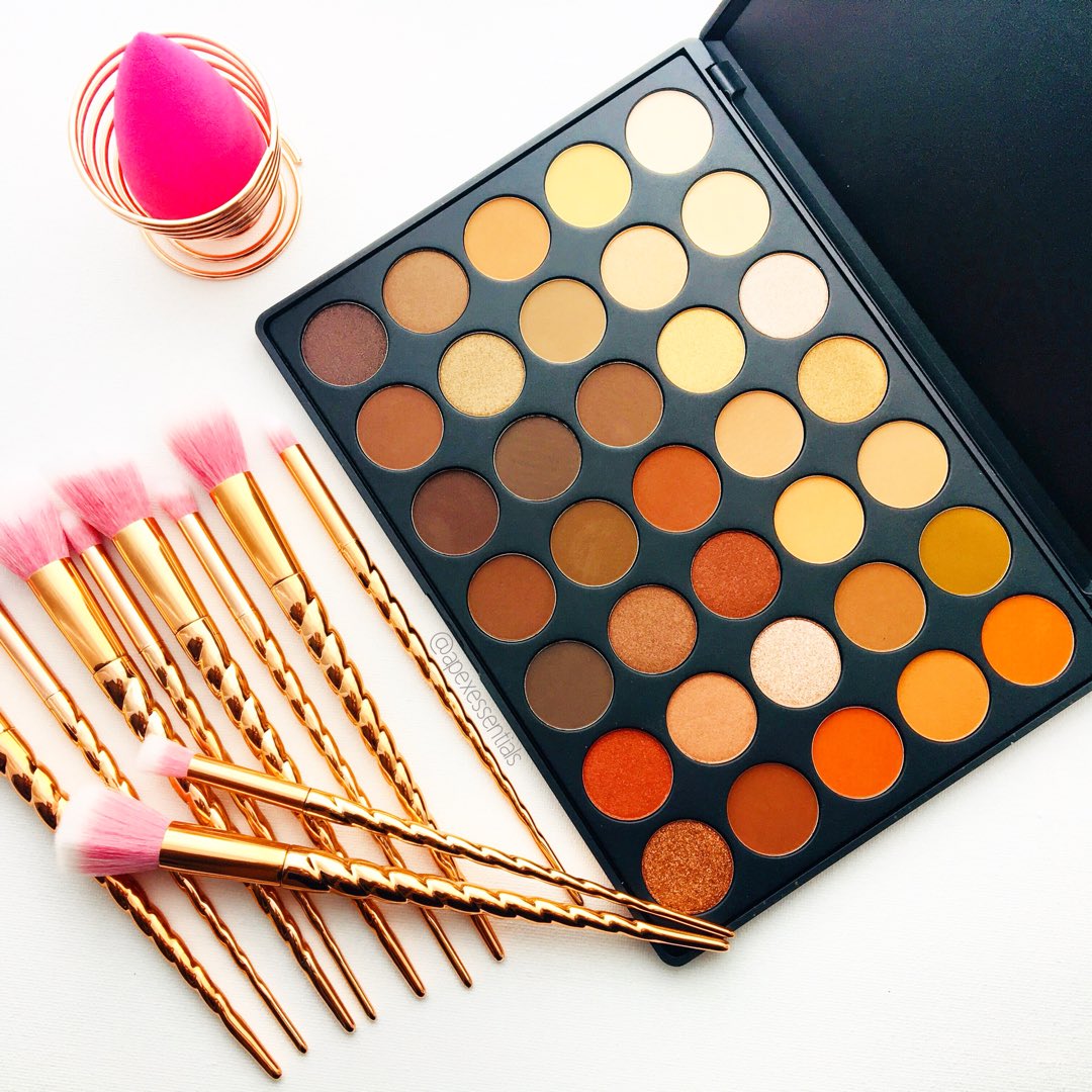 ApexEssentials's tweet photo. Let’s get blending!!!
#apexessentials #vegan #organic #makeup #beauty #rosewater #beautyblender #makeupbrushes #beautifulskin #mua #healthy #rosewaterblender #toronto #glam #perfect #rosegold #formation #fleeky #slay #beautiful #selflove #confidence #blend #morphe #eyeshadow https://t.co/pVC9hIh5WD