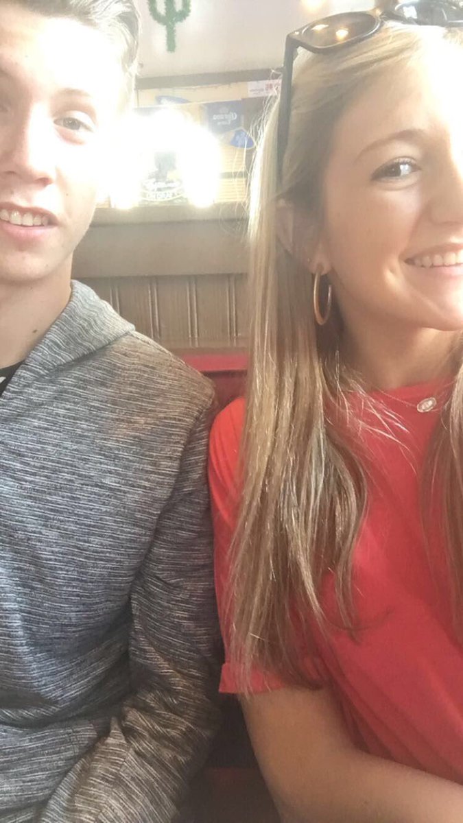 taylor22099's tweet photo. Wishing the happiest of birthdays to @travlee99 I hope your day is great! Love ya!!! ❤️🎉 https://t.co/F2DehQvQEr