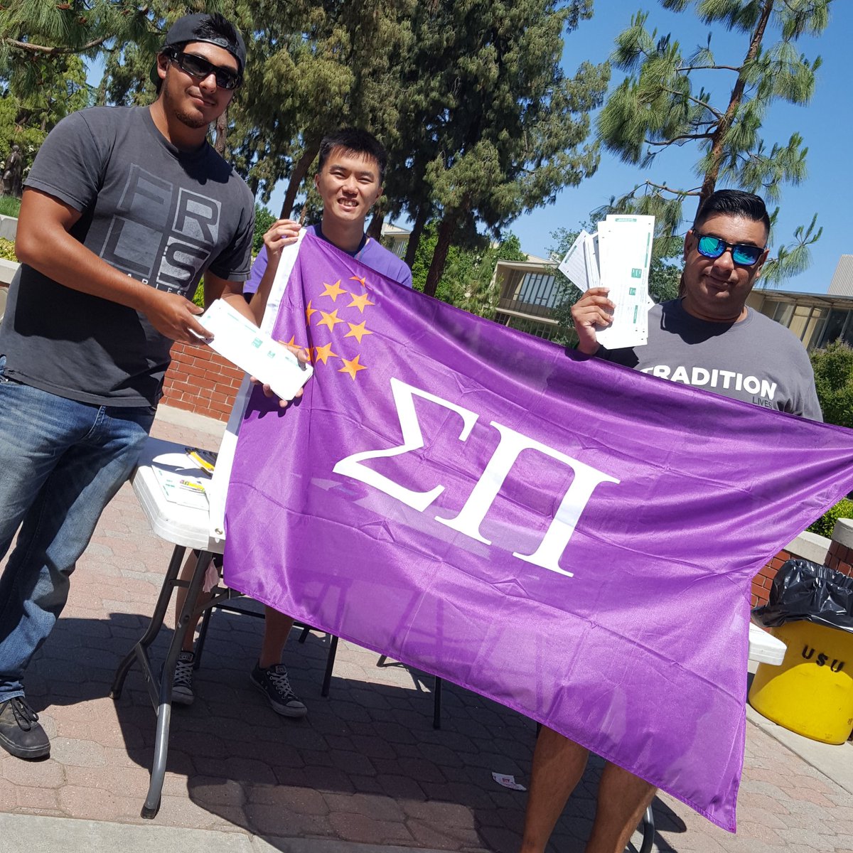 FSGetInvolved's tweet photo. .@SigmaPi_Fresno coming to the rescue with free Scantrons on the Speaker's Platform 'til 1pm today! #FSGreekLife #Finals https://t.co/8y3TJWTFtO
