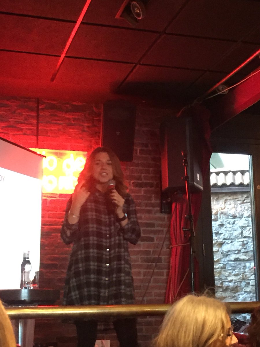celtaindomita1's tweet photo. Sexualidad e internet #PintOfScience2018 #pint18AST @GijonconCiencia @pintofscienceES @elpatiofavorita . Con la ponente Soraya Calvo González ... pinta súper interesante ... Vamossss!!! https://t.co/zztMfAPQDj