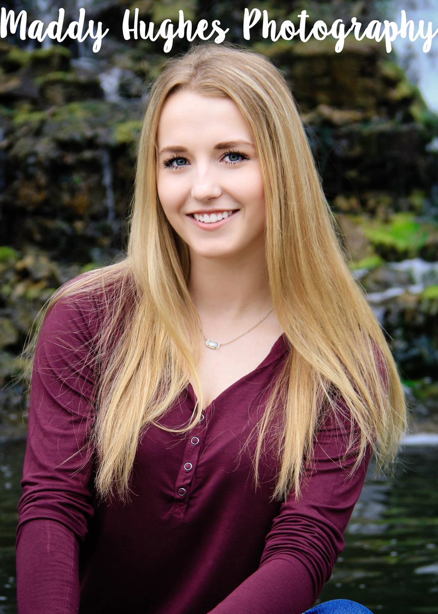 Here is a sneak peek from the beautiful Olivia’s session! Each senior session is so unique, and I absolutely love that it is my job to capture who they are through my lens! I am now accepting bookings from June-August! For more info, please visit my website! Link in bio! 😊