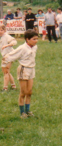 JulienCandelon's tweet photo. Il y a un an déjà jour pour jour je raccrochais les crampons après 29 saisons de passion et de ballons 🏉. https://t.co/Cl7GIIQWTJ