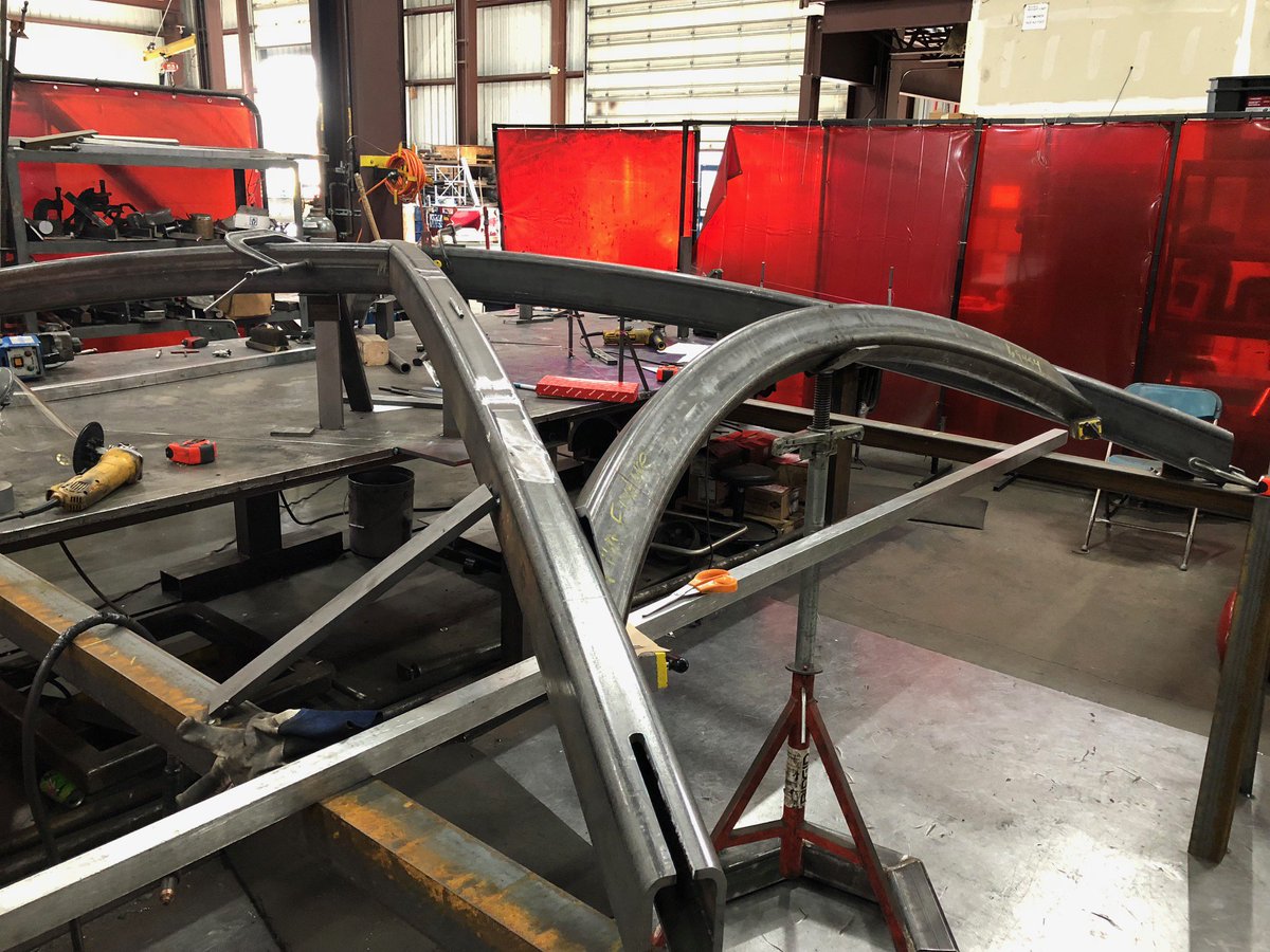 albinapipe's tweet photo. Bending tube steel and doing some very complex end coping on the material for some custom skylights at the Philadelphia Museum of Art. #yoursteelbendingexperts #steelbending #steelfabrication #structuralsteelbending #tubesteel #HSS #curvedsteel #mitercut #trimming #endcoping https://t.co/xRRpeXmuiW