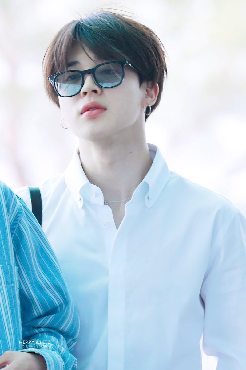 yawnzzimin's tweet photo. not gonna lie but everything about jimin is absolute perfection #iVoteBTSBBMAs https://t.co/eJpzWDL1qM