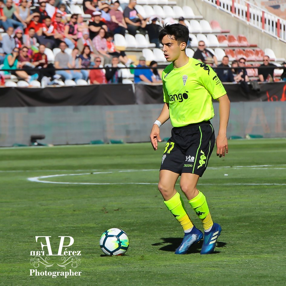 franperez70's tweet photo. Que partido hizo ayer "mi niño" @Aguado_10 como dijo en rueda de prensa @JRSandovalH #SisepuedeCCF @Cordobacfsad #RayoCordoba #RayoCCF https://t.co/tnhu3fS7P4