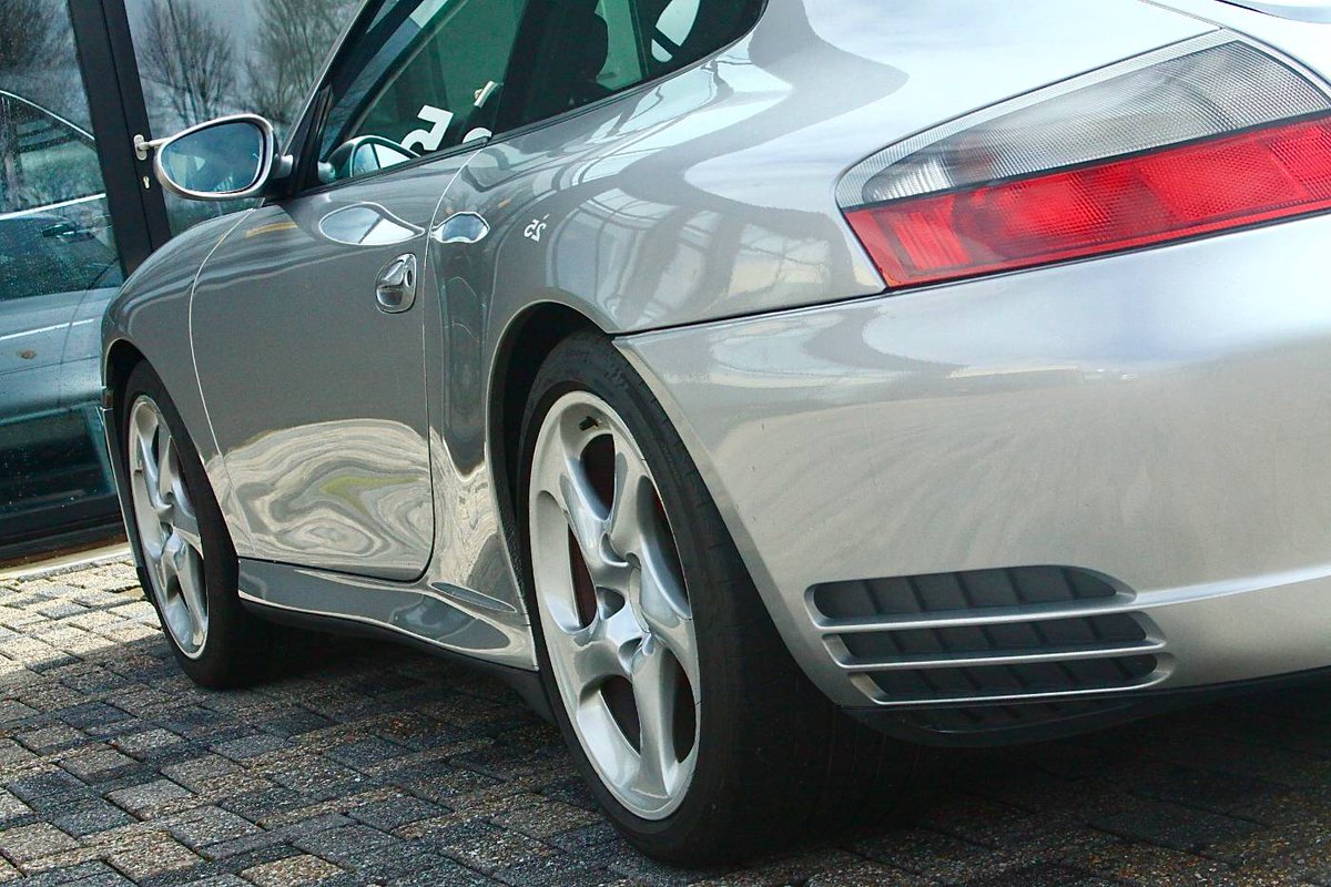 YoungtimerEvent's tweet photo. Natuurlijk is NEXT Classics (voorheen @500_E  Sportscars &amp; Youngtimers) aanwezig op  @YoungtimerEvent. Maar...wat neemt Marco mee? Nou, ondermeer deze machine: Porsche 911 (996) Carrera 4S. Specs: 320PK, 43.000km én 1e eigenaar.. Müssen wir mehr sagen...? #porsche #youngtimer https://t.co/2up5tSHqUF