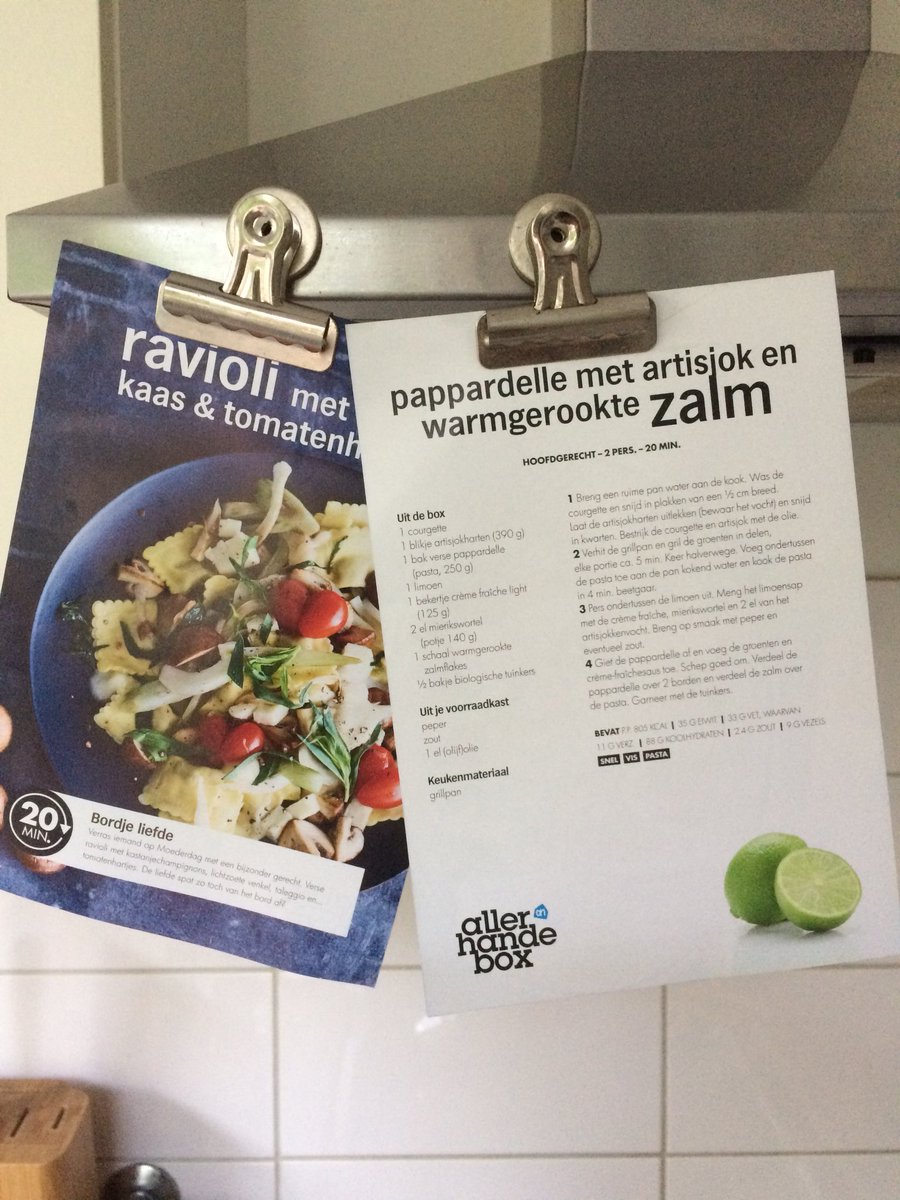 joyz1981's tweet photo. @albertheijn komen de losse receptkaarten nog terug? Nu is het een beetje onoverzichtelijk 🙈 Wel blij met nieuw aanbod #allerhandebox https://t.co/XcUhEQDHrc
