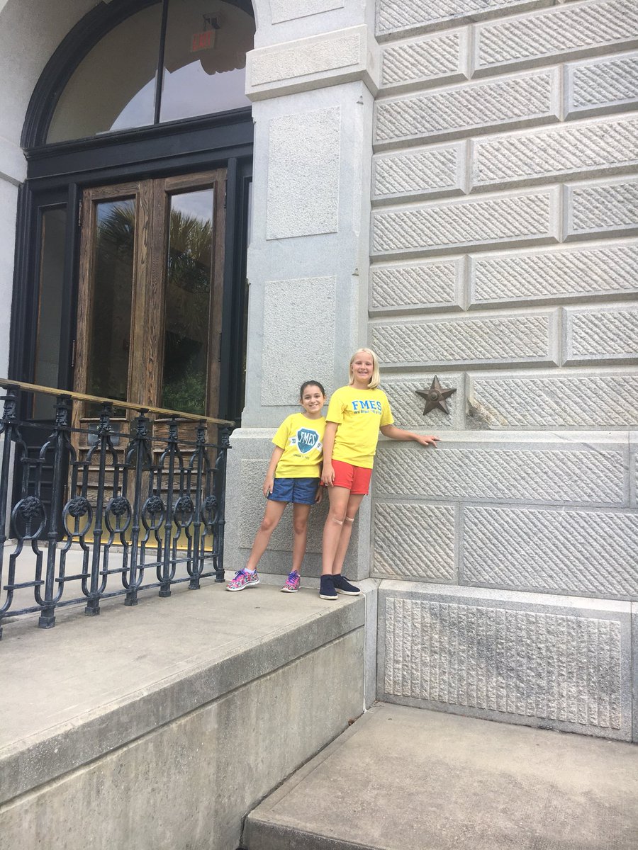 IAMJHENDE's tweet photo. We had such an awesome field trip to The SC State House #historylive #scgovernment #lovescschools @SCStatehouse @TEAMFMES https://t.co/OHGIu15nbF