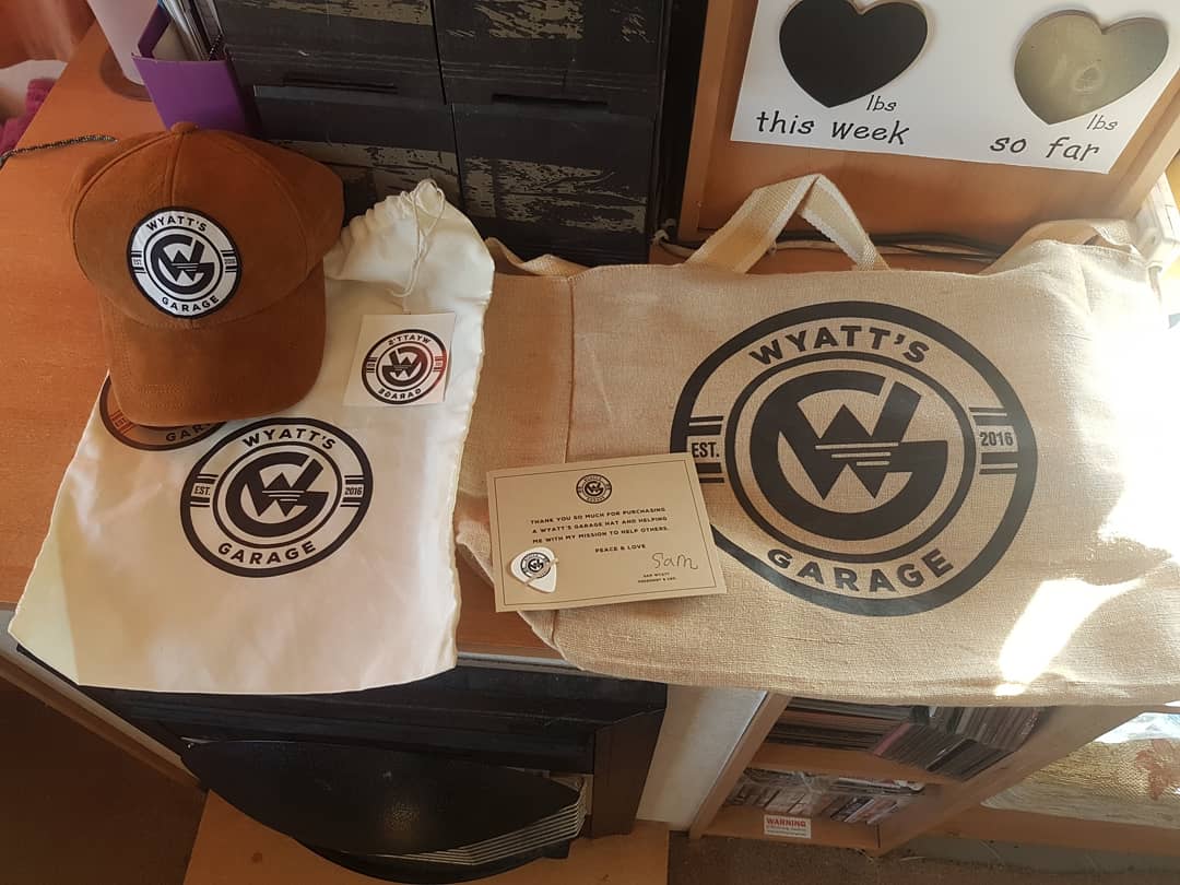 kymheather's tweet photo. Thanks to @wyattsgarage @PLenkov for the hat tote bag absolutely love it... anyone who has checked wyattsgarage out check it out atm their is an auction for a signed George Eads hat.. all profits go to pediatric cancer treatment centers. https://t.co/MdrVP1JvRe