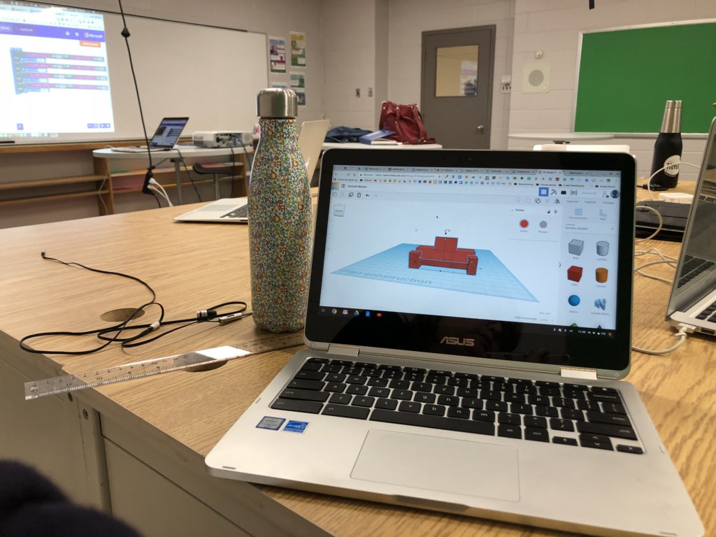 malcommode72's tweet photo. J’ai eu l’occasion de mettre en pratique mes nouveaux apprentissages du @cadre21 lors d’une initiation d’équipe à l’espace Maker de @ESCRHawkesbury ! #penseedesign #CSDCEO21 #competencesglobales https://t.co/ECkKqyqwdG