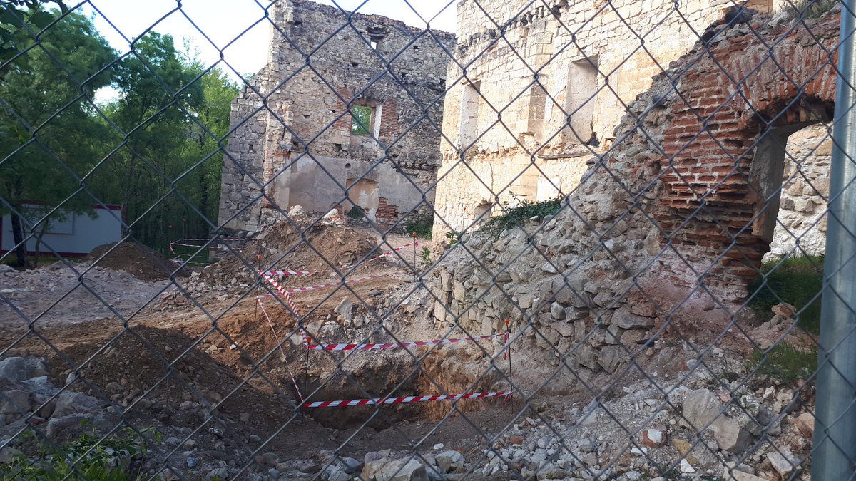 salvarbonaval's tweet photo. Iniciadas las obras en #bonaval muy contentos y con ganas de ver más avances @NuevaAlcarria @GuadaTV_TV @lacronica_gu @GDPHAGuadalajar @culturaenguada @GuDiario @SerGuadalajara https://t.co/VDpCvp3ik9
