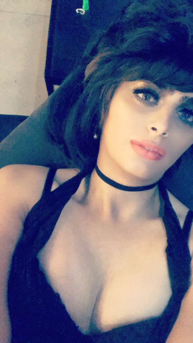 hs_n900's tweet photo. انيء فديتني بث 💗🤤 https://t.co/EObbjQqiSD