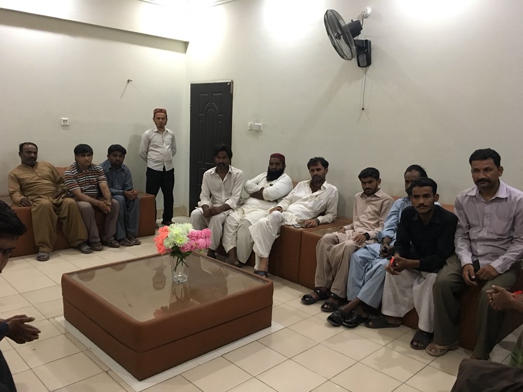 Shahrukh_Goraya's tweet photo. Today Former Advicer to CM @AJabbarKhanPPP meeting with peoples and discussing about protest against federal govt regarding shortage of water and power on #16May at #Hatri bye pass.
#PPPOnProtest
#PaniAurBijliDo
#JusticeWithSindh
@jamkhanshoro https://t.co/ataVXxy4cP