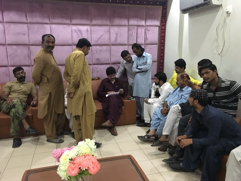 Shahrukh_Goraya's tweet photo. Today Former Advicer to CM @AJabbarKhanPPP meeting with peoples and discussing about protest against federal govt regarding shortage of water and power on #16May at #Hatri bye pass.
#PPPOnProtest
#PaniAurBijliDo
#JusticeWithSindh
@jamkhanshoro https://t.co/ataVXxy4cP