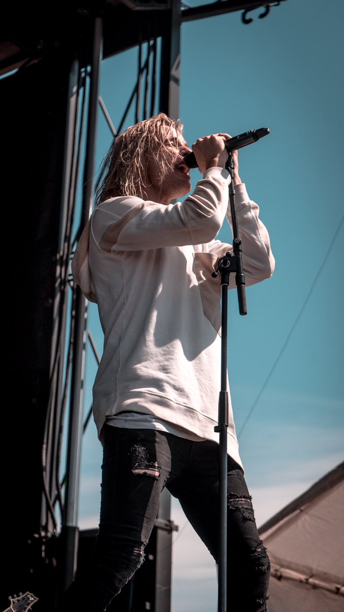 designedxdevin's tweet image. ✖️✖️wear something you’re proud of ✖️✖️ snow hoodies ✖️✖️officially out ✖️✖️ 📷 @jude_aotik