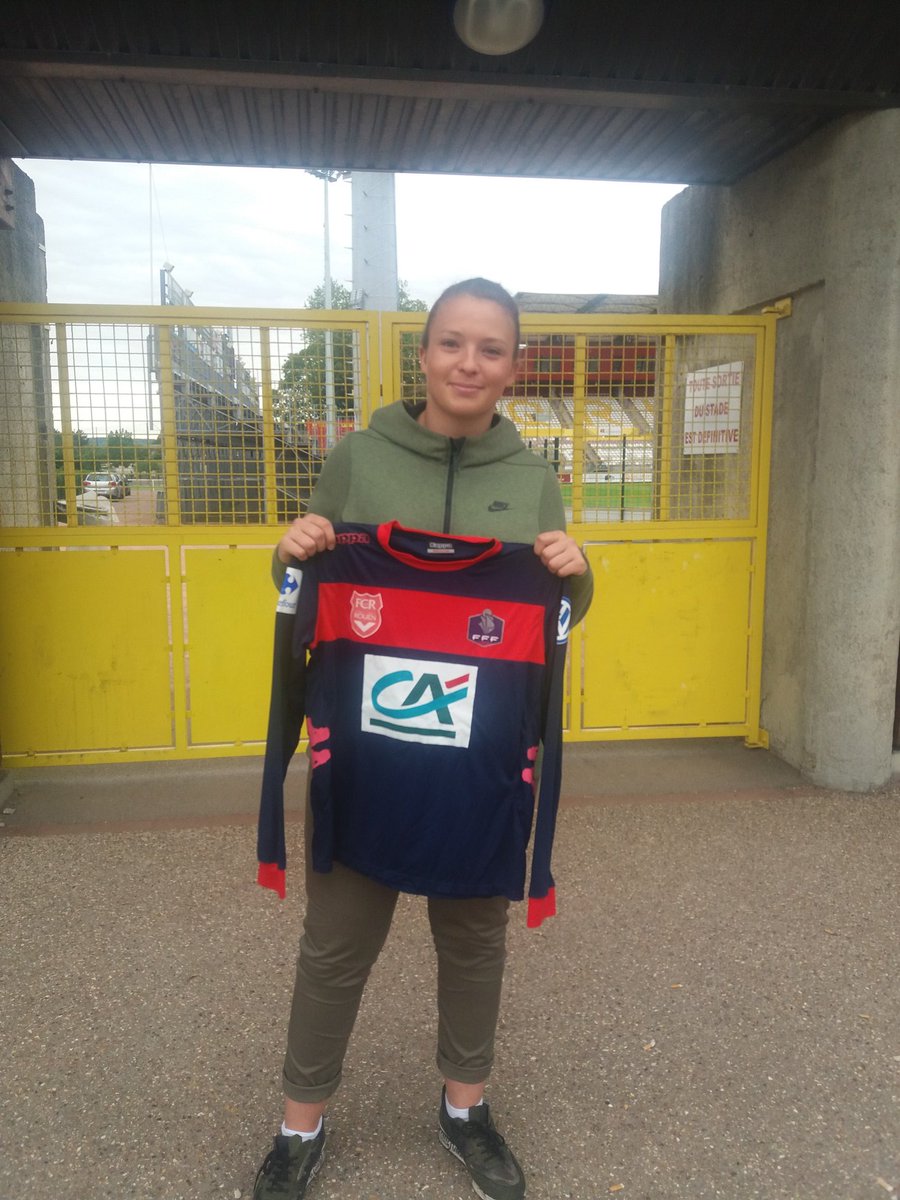 LadysSoccer's tweet photo. Les premiers maillots de la tombola sont arrivés!
Merci à L. Condon, @ASPTTAlbi, @yakare_niakate, @SB29 et @DammanFree, @FCRouen 👌
#LS18 https://t.co/zil4bKKfP8