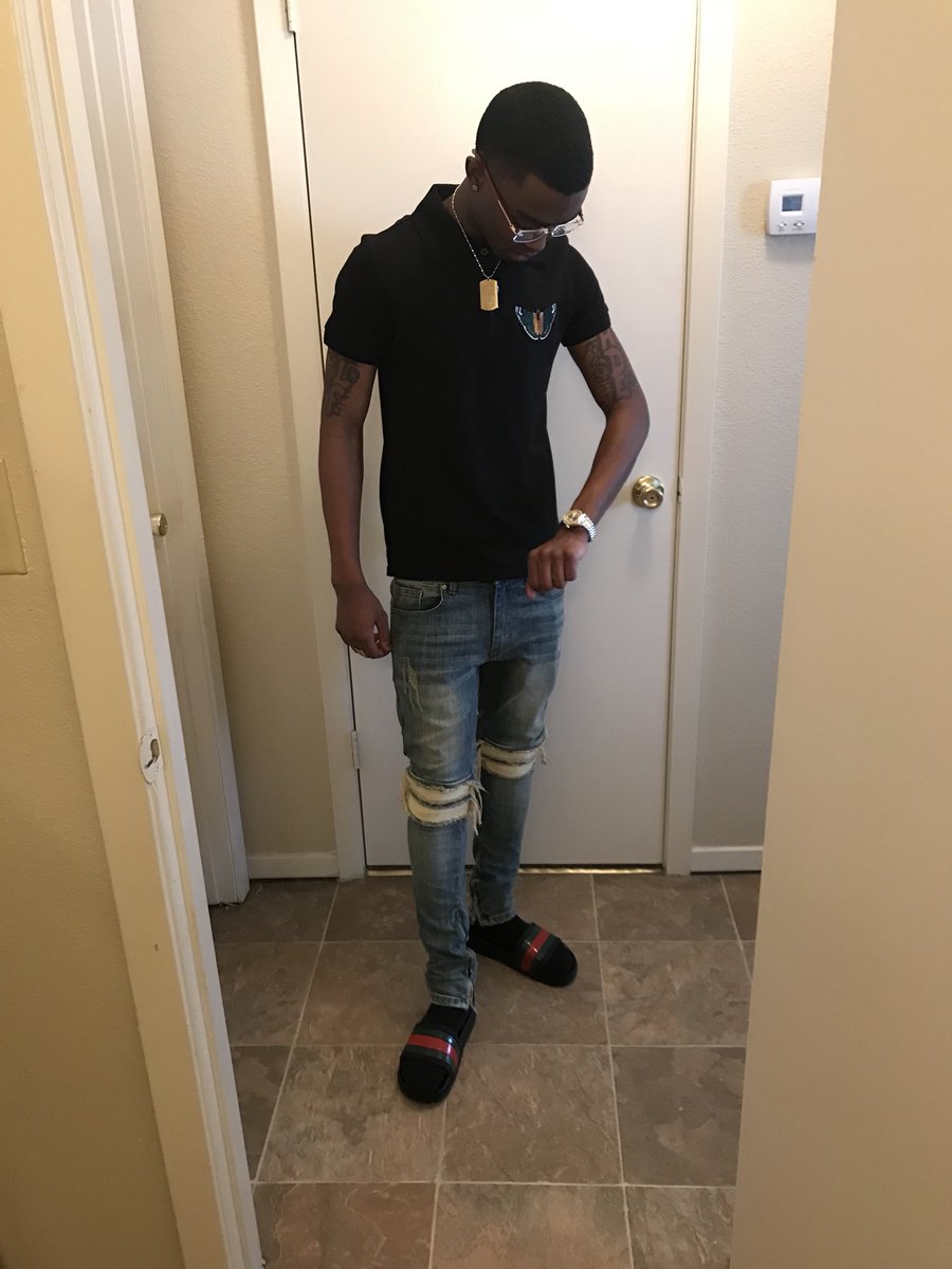 _mistapooh's tweet photo. Drop bag on a fuck nigga head for playing💯 #facts #Head1stEnt https://t.co/QC3OB7JBOV