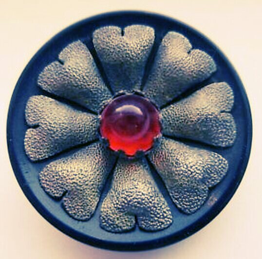 brooding_squid's tweet image. Bakelite, Brass, Glass.... #broodingsquid