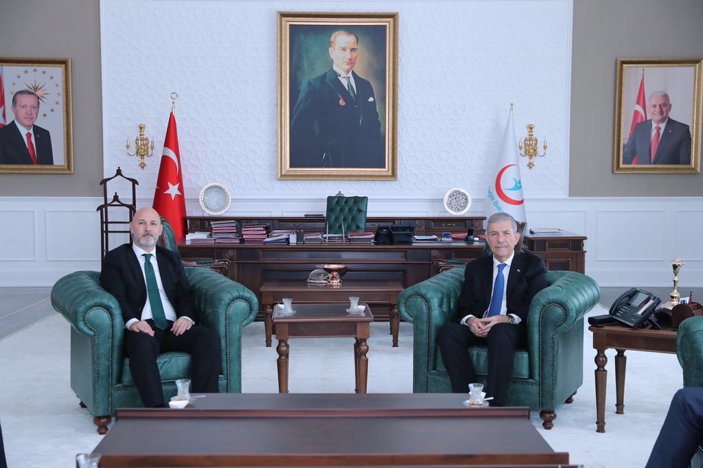hkaraduman55's tweet photo. Genişletilmiş Seçim İşleri Başkanları Toplantısının ardından, Sağlık Bakanımız Sn. Ahmet Demircan’ı @Dr_Demircan ziyaret ettik. @AvukatErsanAksu, 
@oserinkaya, 
@mkose0555, 
@OnurMakal https://t.co/57XhAEtoWO