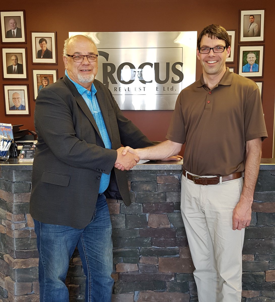 bbbsmw's tweet photo. Congratulations @randy_reimer for winning the Winnipeg Jets tickets and dinner for tonight's game against Vegas.
Thank you @winklercoop for PAYING IT FORWARD by generously donating the tickets.
A total of $775 was raised to support mentoring programs.
#PIFMay https://t.co/TklJGKRuaM