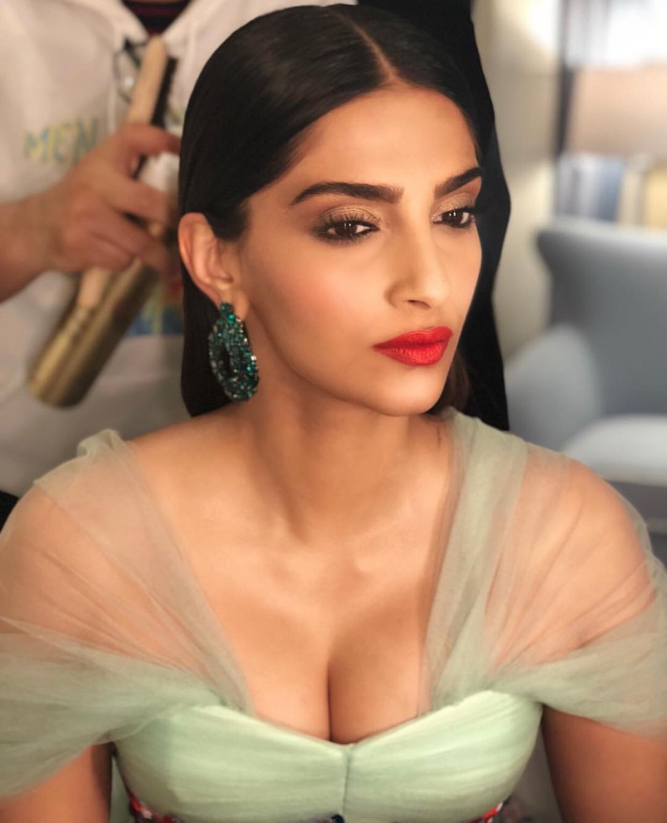 Stunner <a href="/sonamakapoor/">Sonam K Ahuja</a> getting ready for an auction.